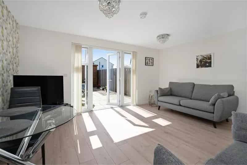 3 Bed House - Semi Detached with 1 Reception Room