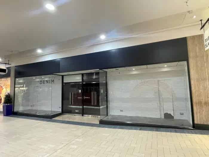 Retail Unit For Lease - High Footfall Prime Location