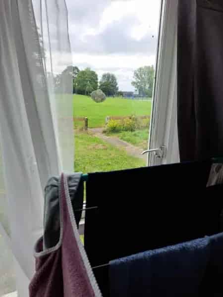 2 Bed House Big Gardens Close to Schools and Town
