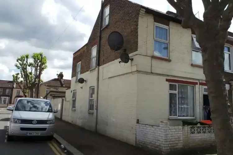 6 Bedroom End of Terrace House for Sale Near East Ham Station