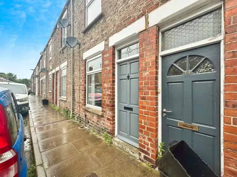 2 Bedroom Mid Terrace House to Rent York YO31