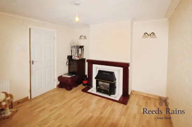 3 Bedroom Semi Detached House For Sale Sheffield S6