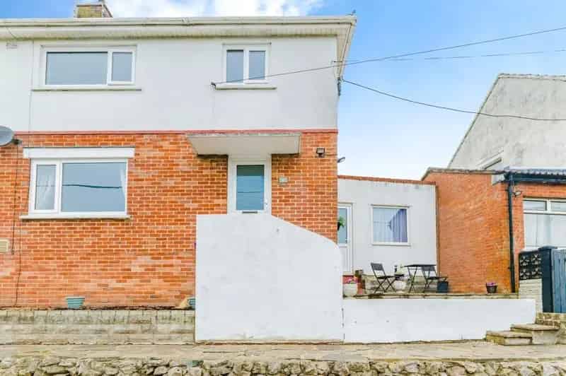 3 Bedroom Semi-Detached House near Barry Island