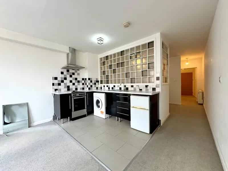 Chelmsford City Centre Studio Apartment Available Now