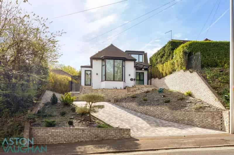 3 bedroom detached house