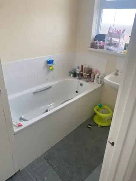 2 Bed Maisonette First Floor Communal Garden Shed