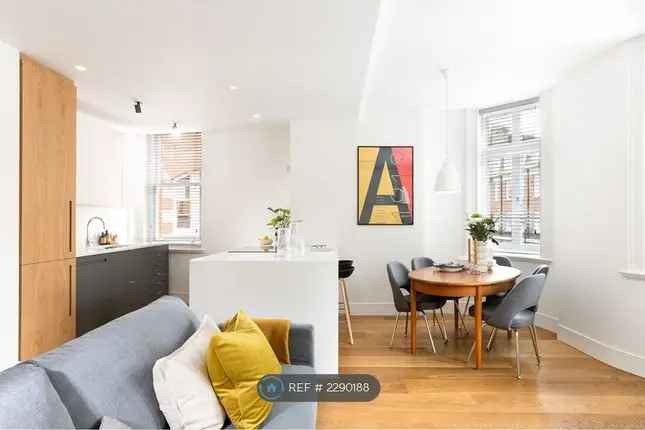 Flat to rent in Blandford Street, London W1U