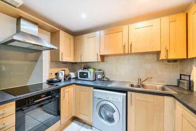 1 Bed Flat for Sale Town Centre Location Allocated Parking