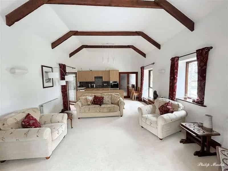 5 Bed Detached Converted Barn with Annexe and 3 Acres