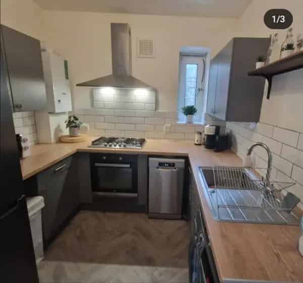 Large 2-Bedroom Flat Near Whittington Park