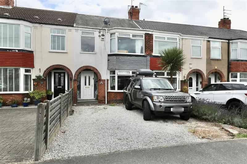 3 Bedroom Mid Terrace House For Sale