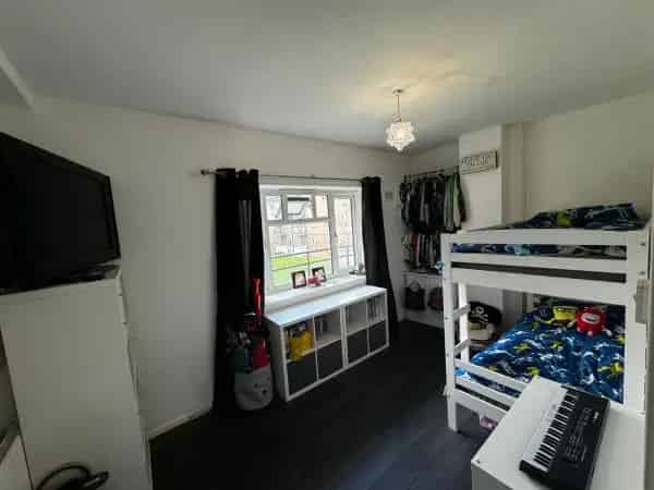2 Bedroom 1st Floor Flat with Lift Access and Balcony