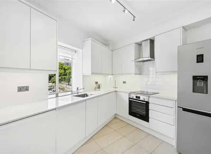Spacious 2-Bedroom Apartment South Kensington Kendrick Mews