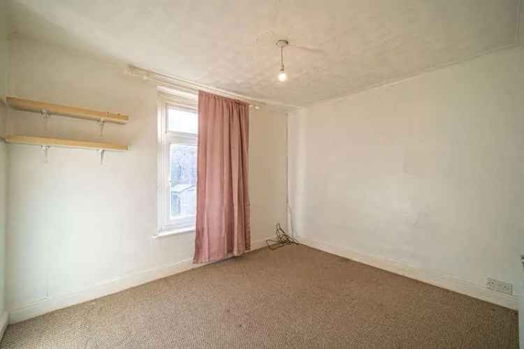 3 Bed Mid Terrace House For Sale