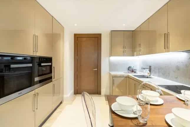 Luxury 2-Bed Flat Strand London WC2R Concierge Gym Spa Parking