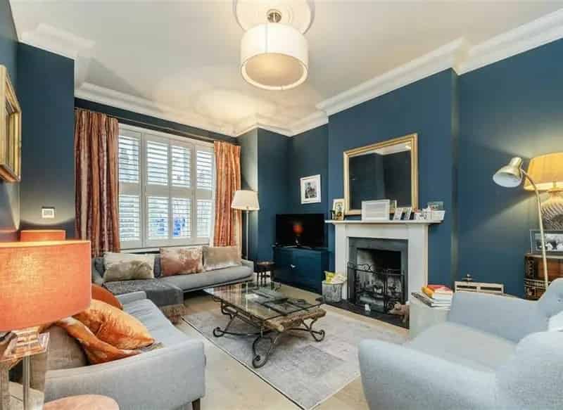 2809 sq ft Semi-Detached Home 5 Beds 3 Baths