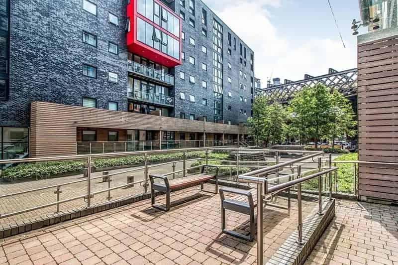 2 Bed Furnished Apartment Manchester City Centre - Potato Wharf