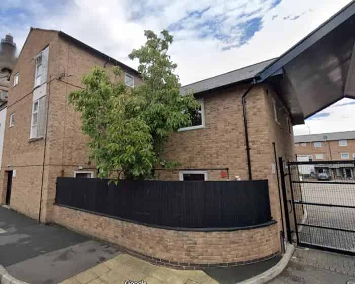 1 Bed Flat Central Birkenhead Close Amenities Transport
