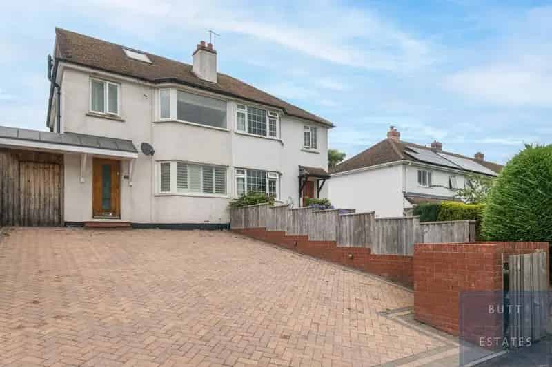 4 Bedroom Semi-Detached House for Sale