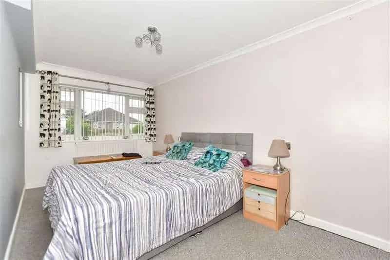3 Bed House Near Beach For Sale