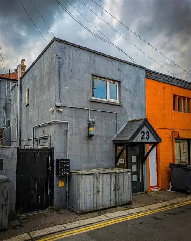 2 Bed House for Sale Near Beach Great Investment
