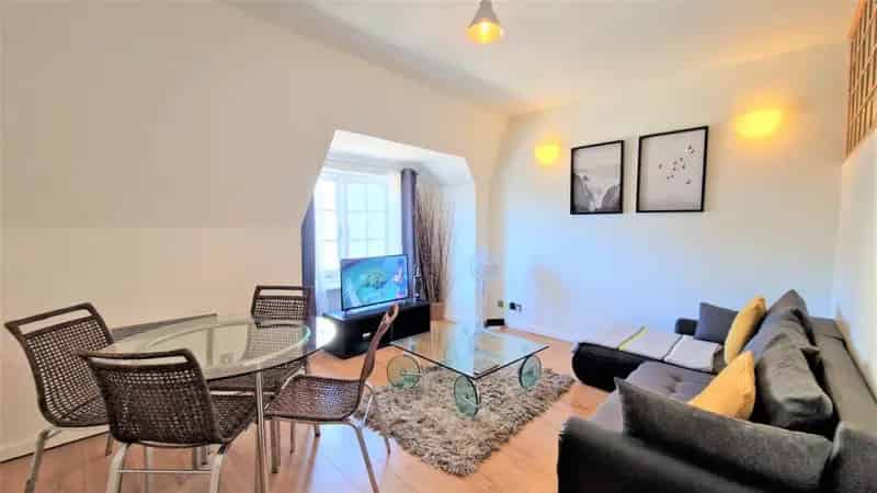 1 Bedroom Furnished Apartment Leeds City Centre Available Now