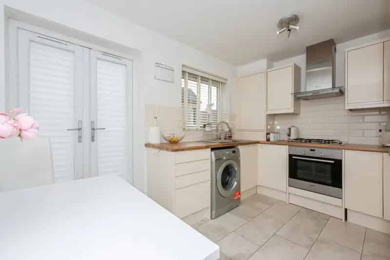 Two Bedroom House Near Chafford C2C Line