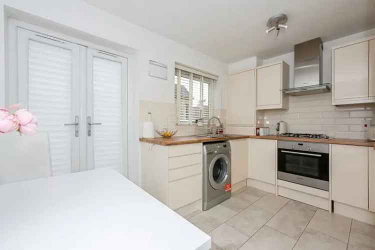 Two Bedroom House Near Chafford C2C Line