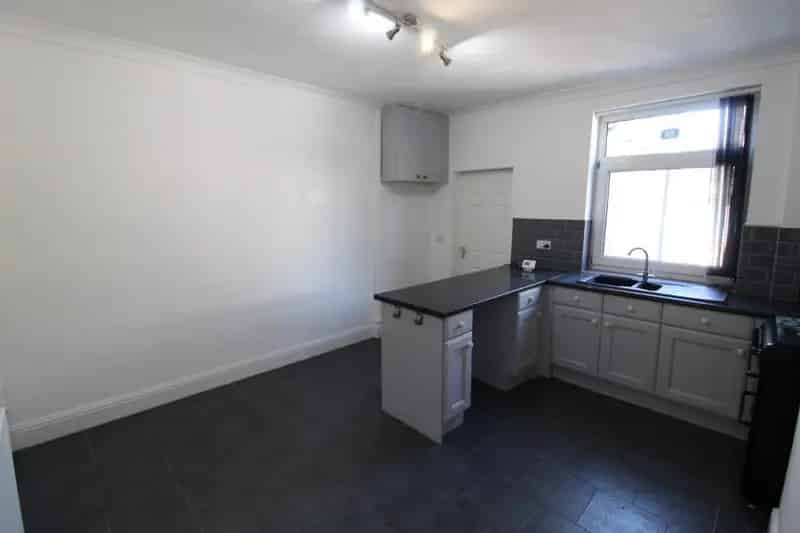2 bedroom House
 To Let