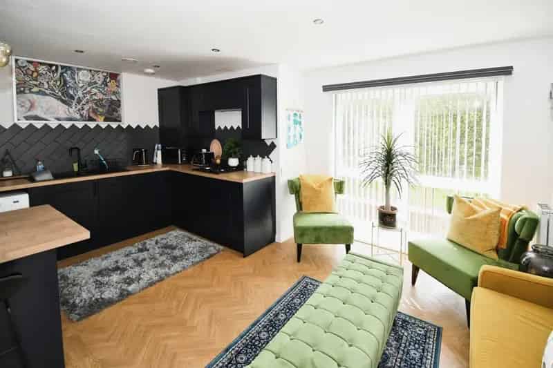 2 Bed Ground Floor Apartment Near Lincoln City Centre