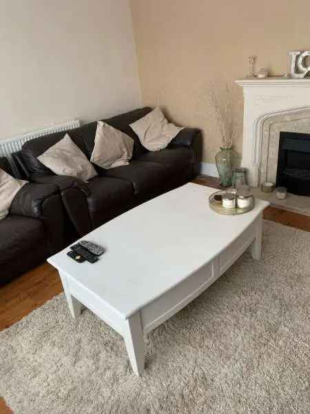 3 Bed Semi Detached House Large Garden Parking Bromley BR2
