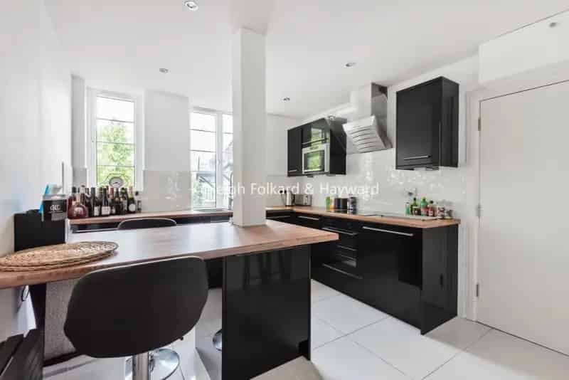 Modern One Bedroom Flat to Rent in Hampstead