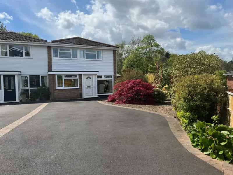 3 Bedroom Semi-Detached House For Sale