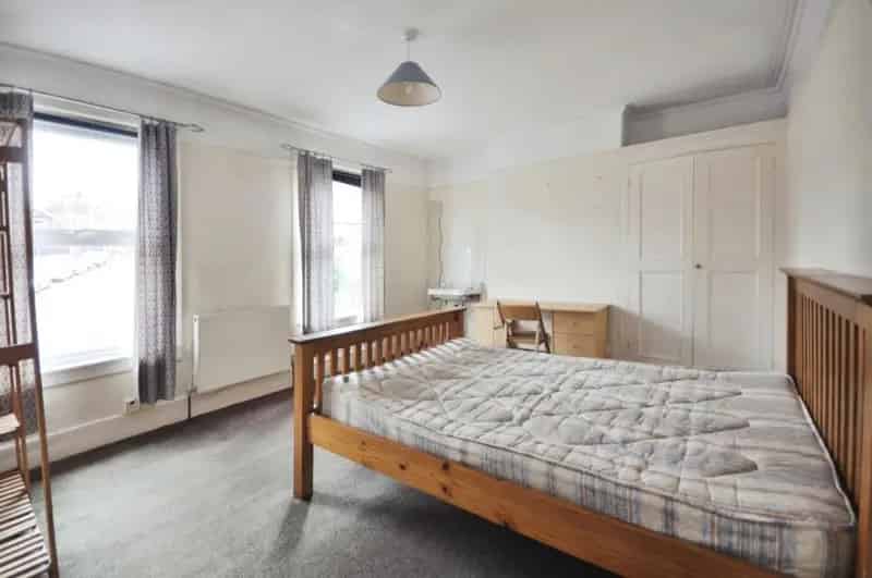 4 Bed House For Sale Near University Garage Central Location