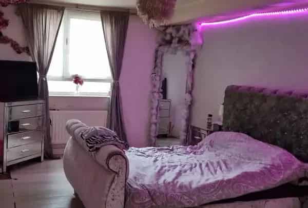 Two Double Bed Flat with Secure Parking Near Shops and Schools