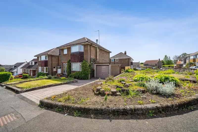 3 Bedroom Detached House for Sale Near Antonine Wall