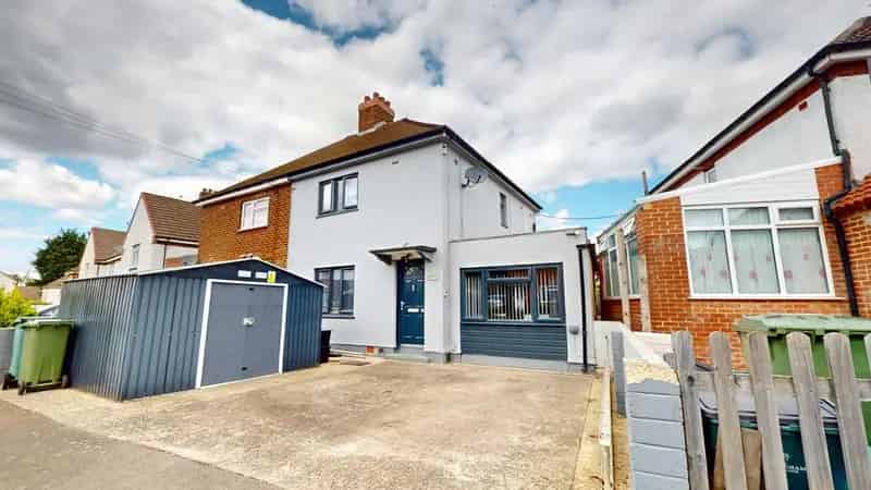 3 Bedroom Semi Detached House for Sale Humber Road