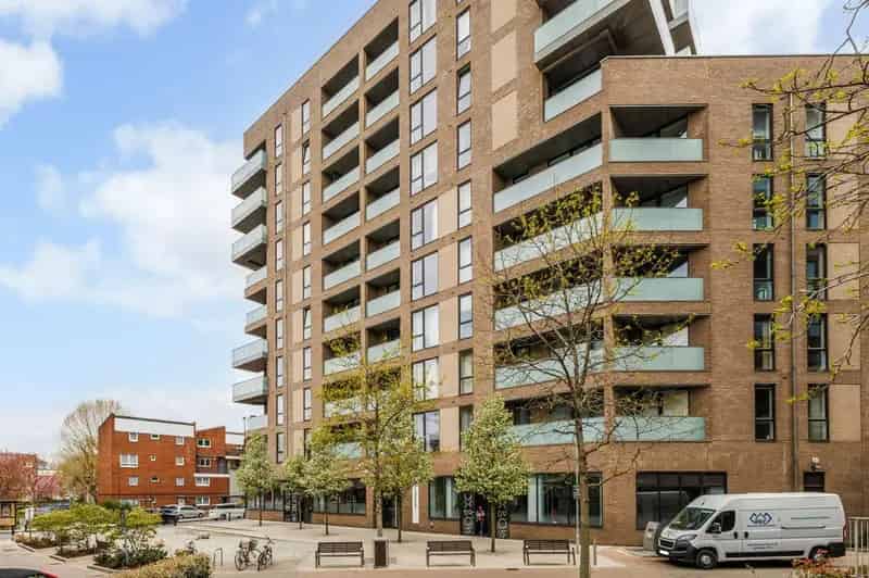 2 Bedroom Flat for Sale in Popular Development
