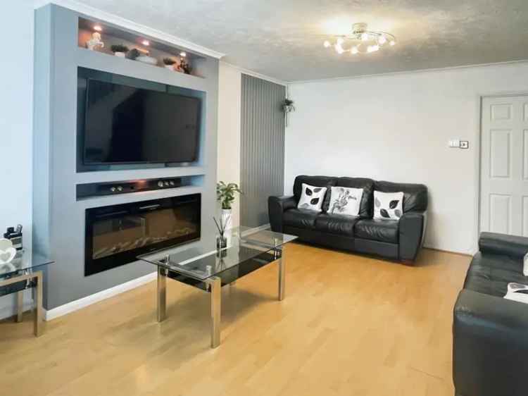 3 Bedroom End Terrace House For Sale