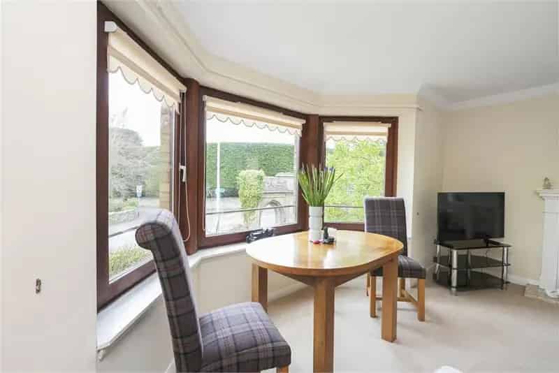 1 Bed Retirement Flat with 1 Reception Room