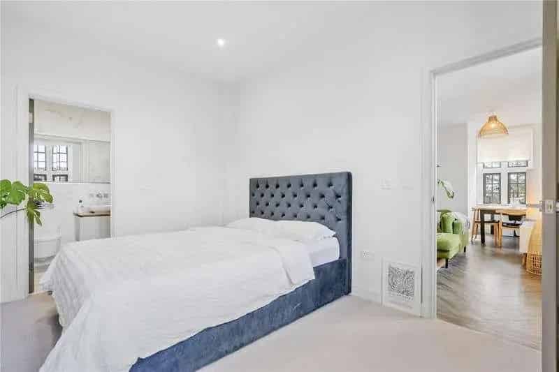 2 Bed Flat for Sale in Grade II Listed Building