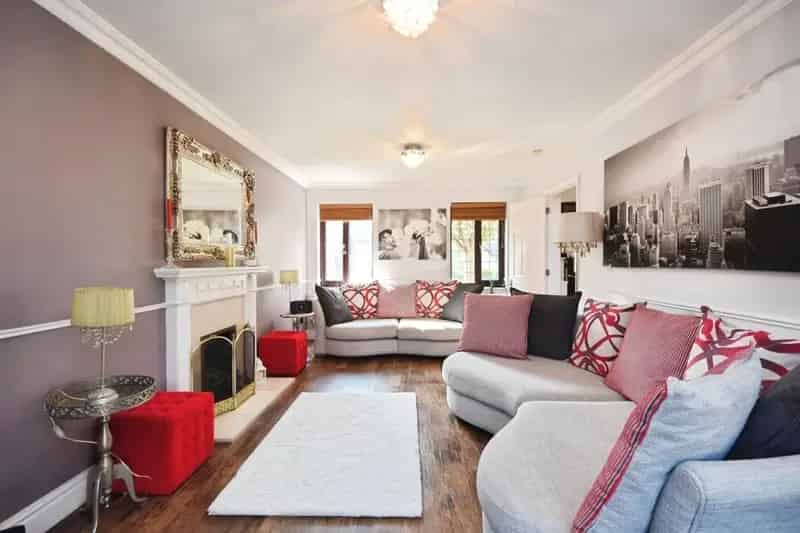 4 Bedroom Detached Home Near 2000 Sq Ft