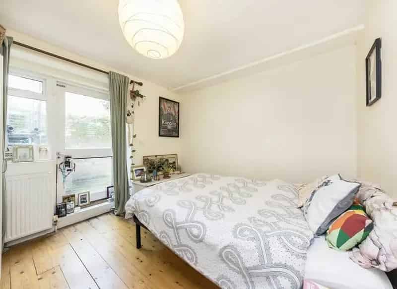 2 Double Bedroom Flat Peckham Rye Large Patio Modern Kitchen