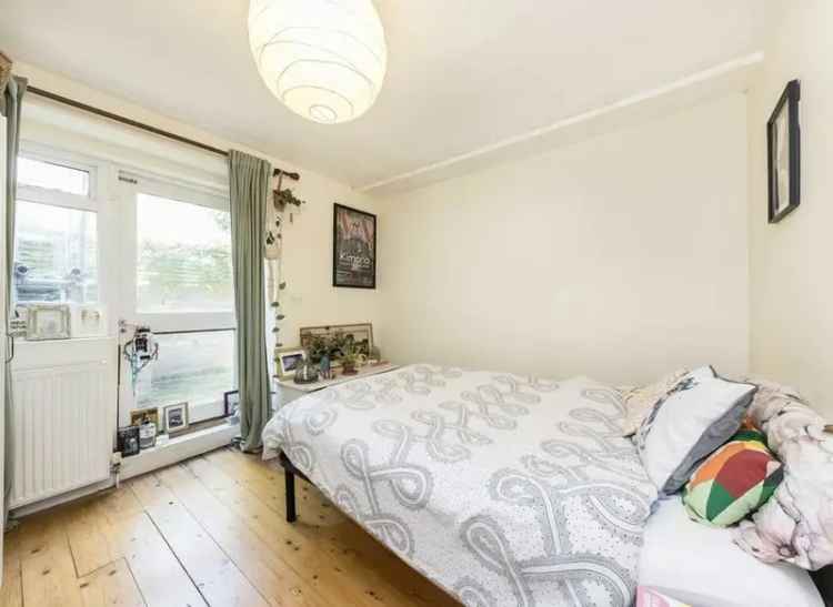 2 Double Bedroom Flat Peckham Rye Private Patio Modern Kitchen