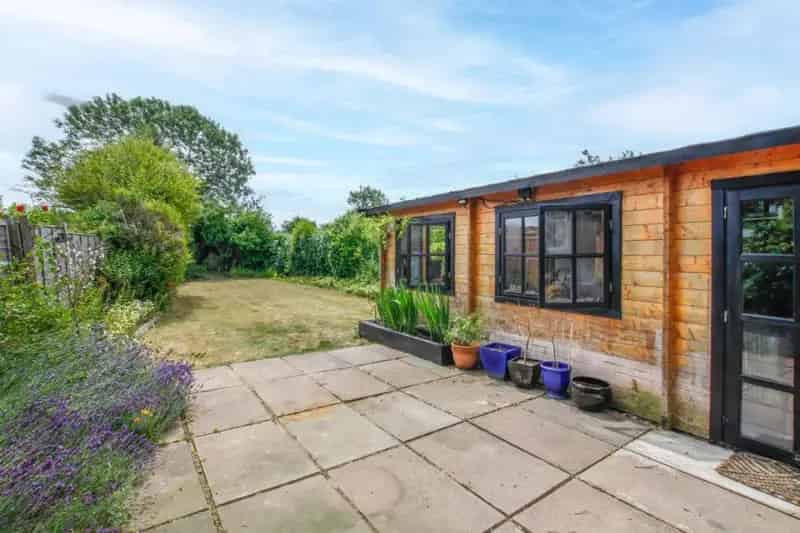 3 Bed Semi-Detached House for Sale Totternhoe