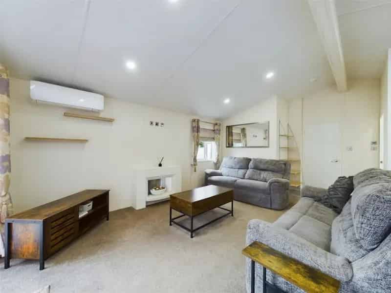 2 Bedroom Park Home For Sale