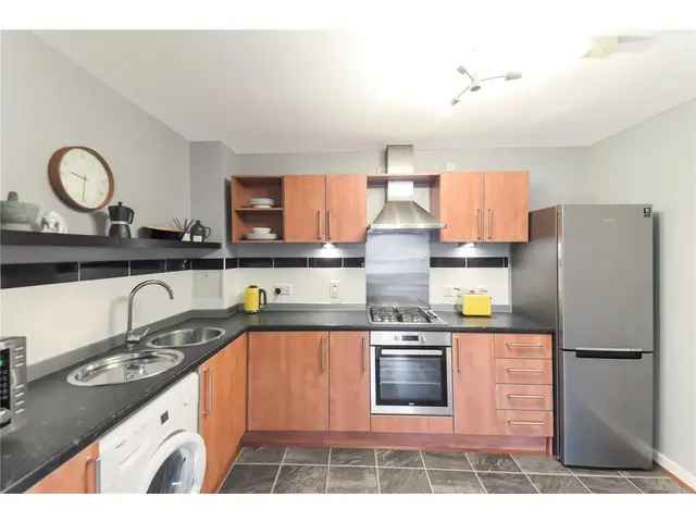 3 bedroom flat  for sale