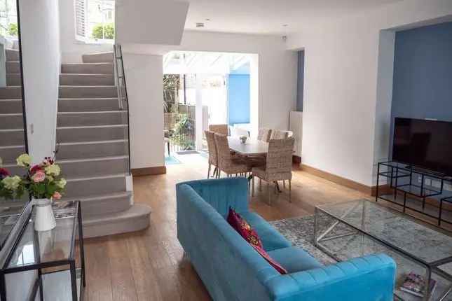 Family Home in Holland Park Spacious Garden and Roof Terrace