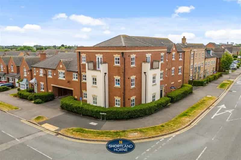 2 Bedroom Apartment for Sale Binley Modern Apartment with Parking