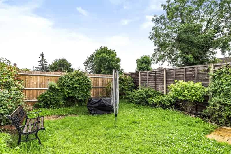 2 Bedroom Maisonette for Sale